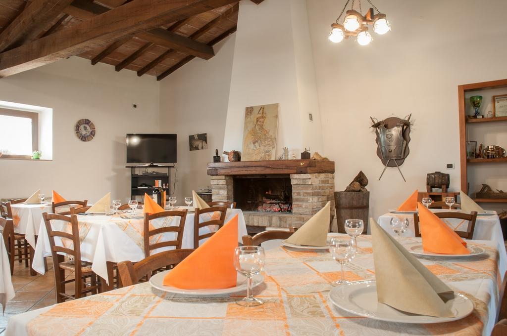 Agriturismo Casella Del Piano Gubbio Bagian luar foto