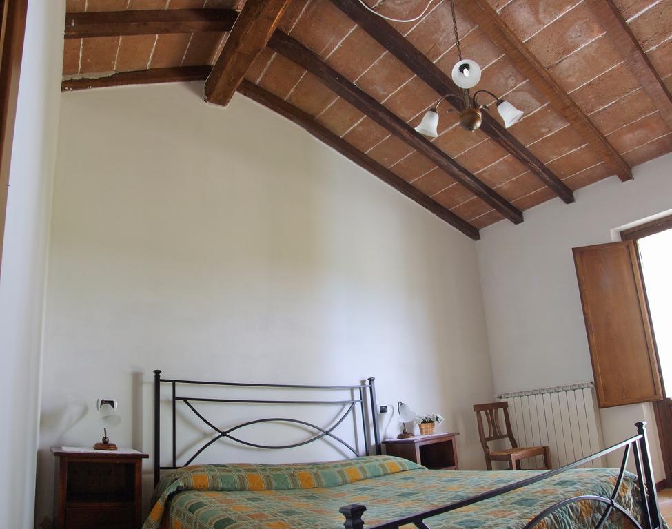 Agriturismo Casella Del Piano Gubbio Ruang foto